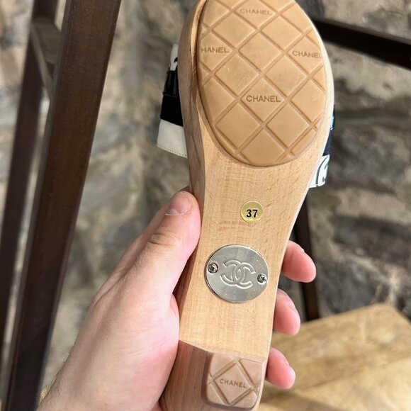 Chanel Vintage Graffiti Flower Accent Slip-on Wooden Sandals - Picture 10 of 11